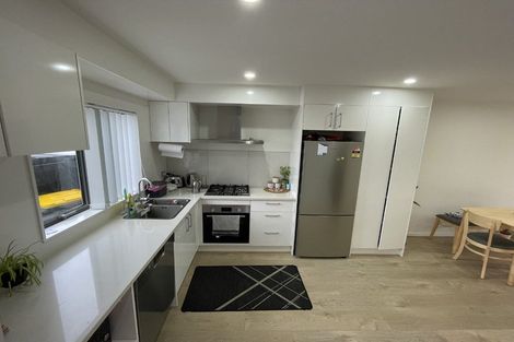 Photo of property in 21 Valour Lane, Papakura, 2110