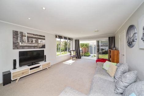Photo of property in 5 Dorset Avenue, Westown, New Plymouth, 4310