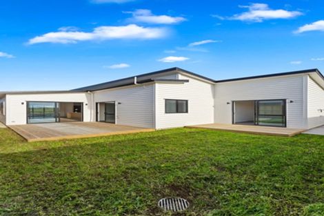 Photo of property in 101 Mutetai Road, Clarks Beach, 2122