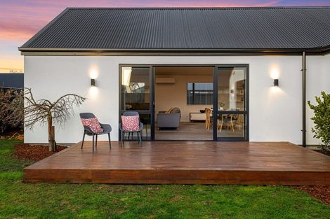 Photo of property in 14 Chatsworth Avenue, Rangiora, 7400