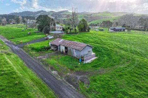 Photo of property in 8 Old Barn Road, Waitakaruru, 3576