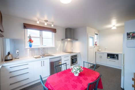 Photo of property in 16 Thames Street, Roslyn, Palmerston North, 4414
