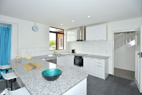 Photo of property in 15 Sawtell Place, Northcote, Christchurch, 8052