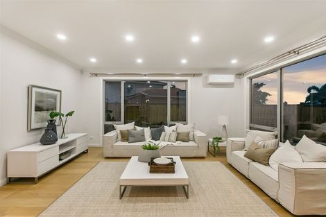 Photo of property in 11 Gulf Crest, Bucklands Beach, Auckland, 2012