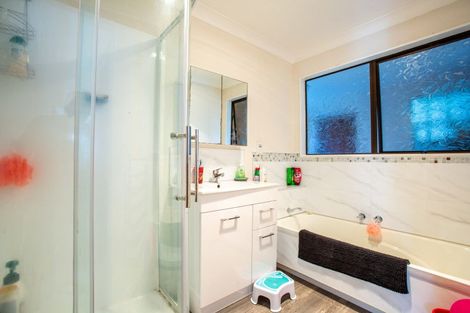 Photo of property in 12 Windsor Street, Dannevirke, 4930