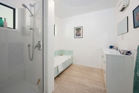 Photo of property in 72 Kinloch Road, Kinloch, Taupo, 3377