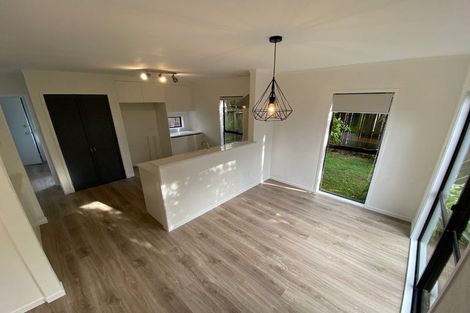 Photo of property in 1/8 Priestley Drive, Bucklands Beach, Auckland, 2014