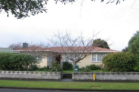 Photo of property in 116 Ruamahanga Crescent, Terrace End, Palmerston North, 4410