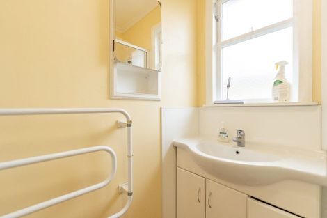 Photo of property in 27 Pembroke Street, Highbury, Palmerston North, 4412