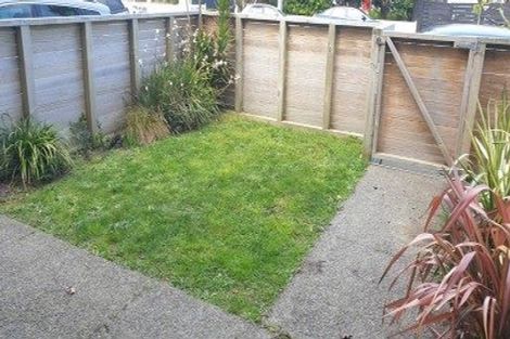 Photo of property in 1/74 Derwent Street, Island Bay, Wellington, 6023