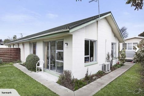 Photo of property in 2/139 Weston Road, St Albans, Christchurch, 8052