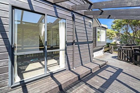 Photo of property in 113 Houghton Bay Road, Houghton Bay, Wellington, 6023