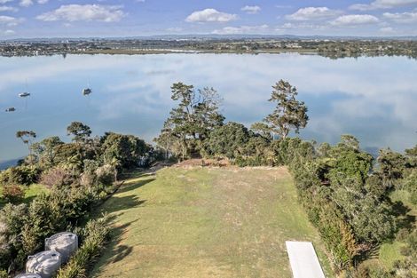 Photo of property in 15a Chatham Avenue, Paremoremo, Auckland, 0632