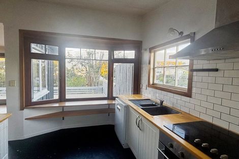 Photo of property in 18 Omokoroa Road, Omokoroa, 3114
