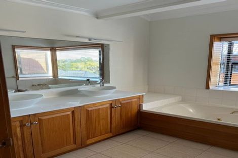 Photo of property in 9 Poaka Place, Beach Haven, Auckland, 0626