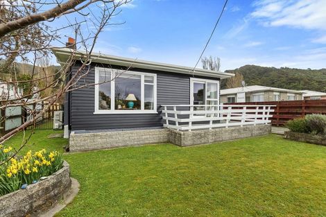 Photo of property in 185 Wainuiomata Road, Wainuiomata, Lower Hutt, 5014