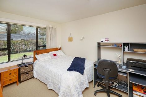 Photo of property in 2 Ward Place, Rangiora, 7400
