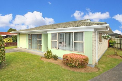 Photo of property in 1/18 Glengowan Place, Conifer Grove, Takanini, 2112