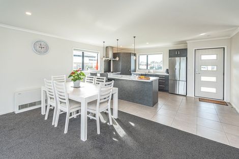 Photo of property in 41 Magnolia Crescent, Tawhero, Whanganui, 4501