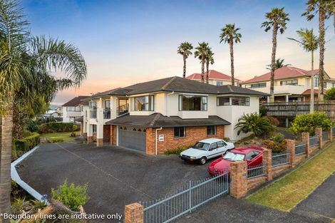 Photo of property in 56 Ribbonwood Crescent, Goodwood Heights, Auckland, 2105