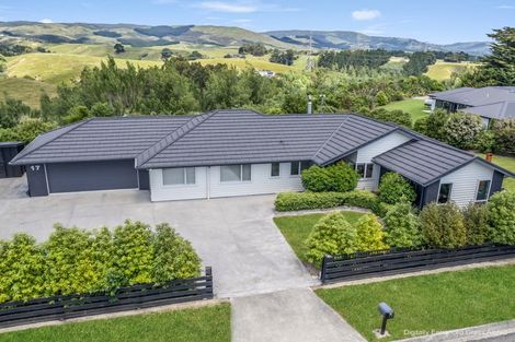 Photo of property in 17 Westwood Drive, Aokautere, Palmerston North, 4471