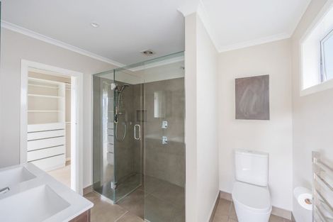 Photo of property in 2/17 Bevyn Street, Castor Bay, Auckland, 0620