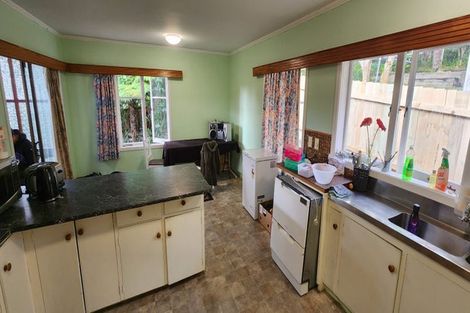 Photo of property in 15 Ellice Road, Totara Vale, Auckland, 0629