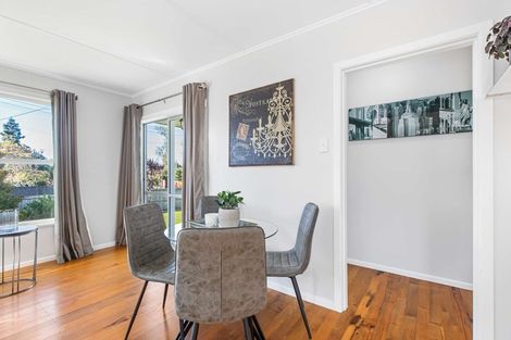 Photo of property in 5 Toatoa Place, Mangere Bridge, Auckland, 2022