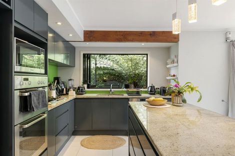 Photo of property in 2/10 Tiri View Place, Waiake, Auckland, 0630