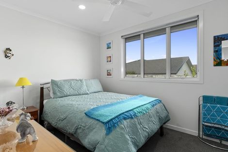 Photo of property in Waterview Estate, 64/4 Greystone Place, Omokoroa, 3114