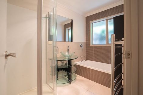 Photo of property in 33 Thomas Moore Place, Pukekohe, 2120