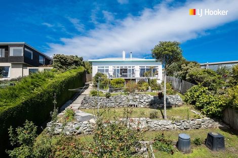 Photo of property in 121 Larnach Road, Vauxhall, Dunedin, 9013