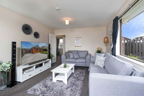 Photo of property in 2/41 Beauford Place, Parklands, Christchurch, 8083