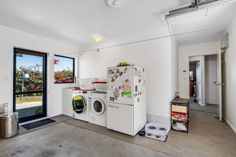 Photo of property in 32 Somerset Crescent, Highbury, Palmerston North, 4412