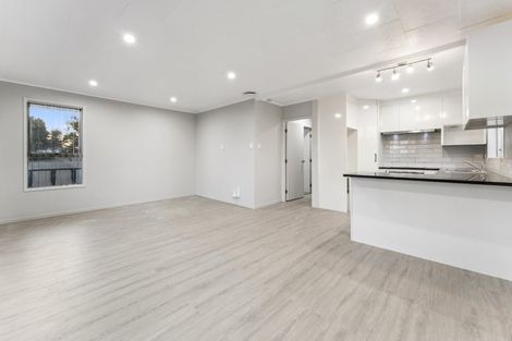 Photo of property in 68 Finlayson Avenue, Clendon Park, Auckland, 2103