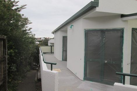 Photo of property in 12a Kiteroa Terrace, Rothesay Bay, Auckland, 0630