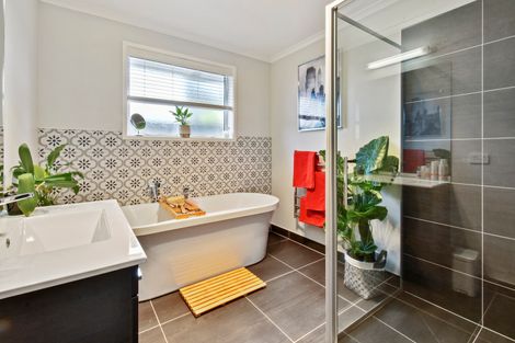 Photo of property in 3 Acqua Place, Karaka, Papakura, 2113