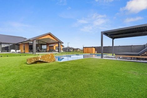 Photo of property in 83 Sunline Drive, Leamington, Cambridge, 3432