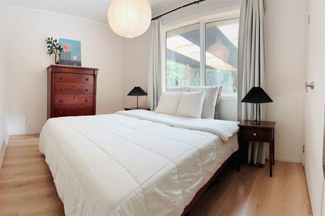 Photo of property in 8 Limmer Place, Browns Bay, Auckland, 0632