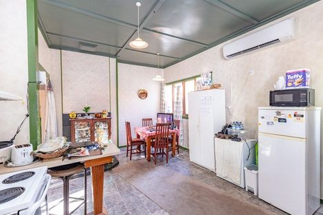 Photo of property in 30 Karaka Street, Castlecliff, Whanganui, 4501