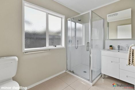 Photo of property in 34 Convair Crescent, Mangere, Auckland, 2022