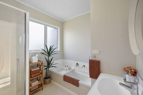 Photo of property in 88 Govett Avenue, Frankleigh Park, New Plymouth, 4310