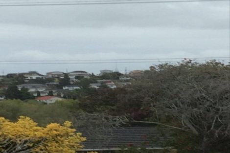 Photo of property in 17 Edgeworth Road, Glenfield, Auckland, 0629