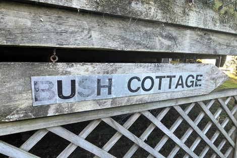 Photo of property in 325 Grays Road, Pauatahanui, Porirua, 5381