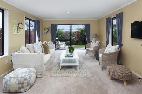 Photo of property in 2/27 Waimairi Road, Upper Riccarton, Christchurch, 8041