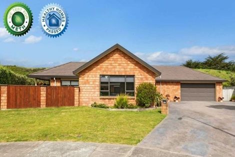 Photo of property in 17 Sams Way, Raumati South, Paraparaumu, 5032