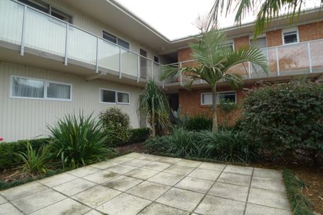 Photo of property in 4/83 Lake Road, Devonport, Auckland, 0622