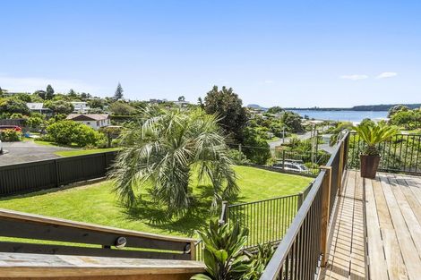 Photo of property in 32 Omokoroa Road, Omokoroa, 3114