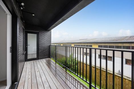 Photo of property in 108/28c Eileen Newey Place, Henderson, Auckland, 0612