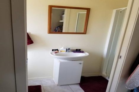 Photo of property in 2a Charlenne Close, Ranui, Auckland, 0612